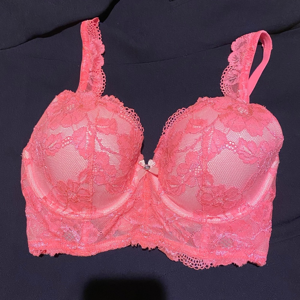 Body by Victoria’s Secret lined demi bra